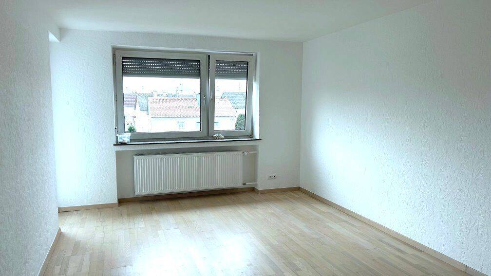 Helle und teilrenovierte 4-Zimmer-Wohnung in Boos, 87737 Boos