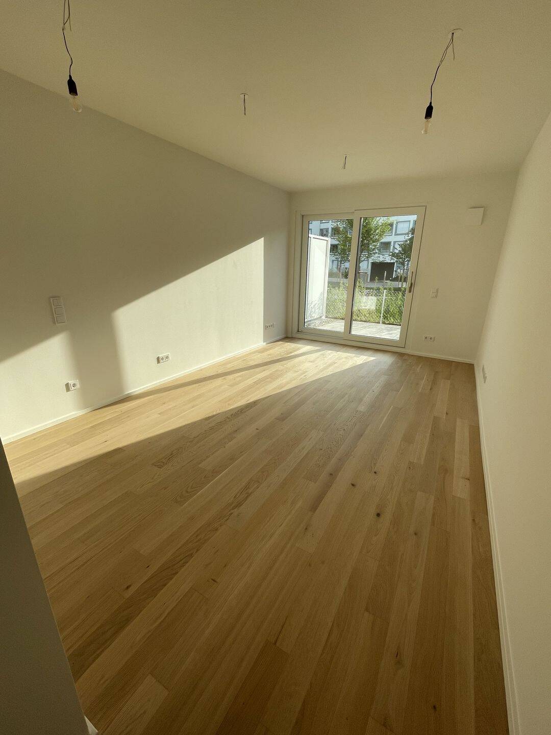 Helle 2-Zimmer-Neubauwohnung mit Terrasse, Grünblick & Einbauküche, 81245 München (Aubing-Lochhausen-Langwied Pasing-Obermenzing)