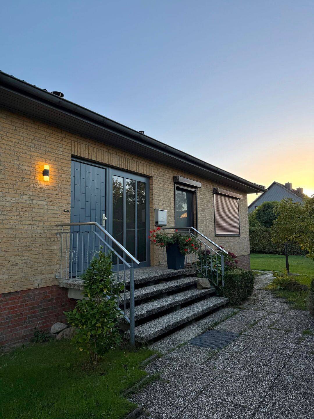 Großzügiger freistehender Bungalow mit Garten, Kaminofen, Sauna & Garage in Tostedt, 21255 Tostedt