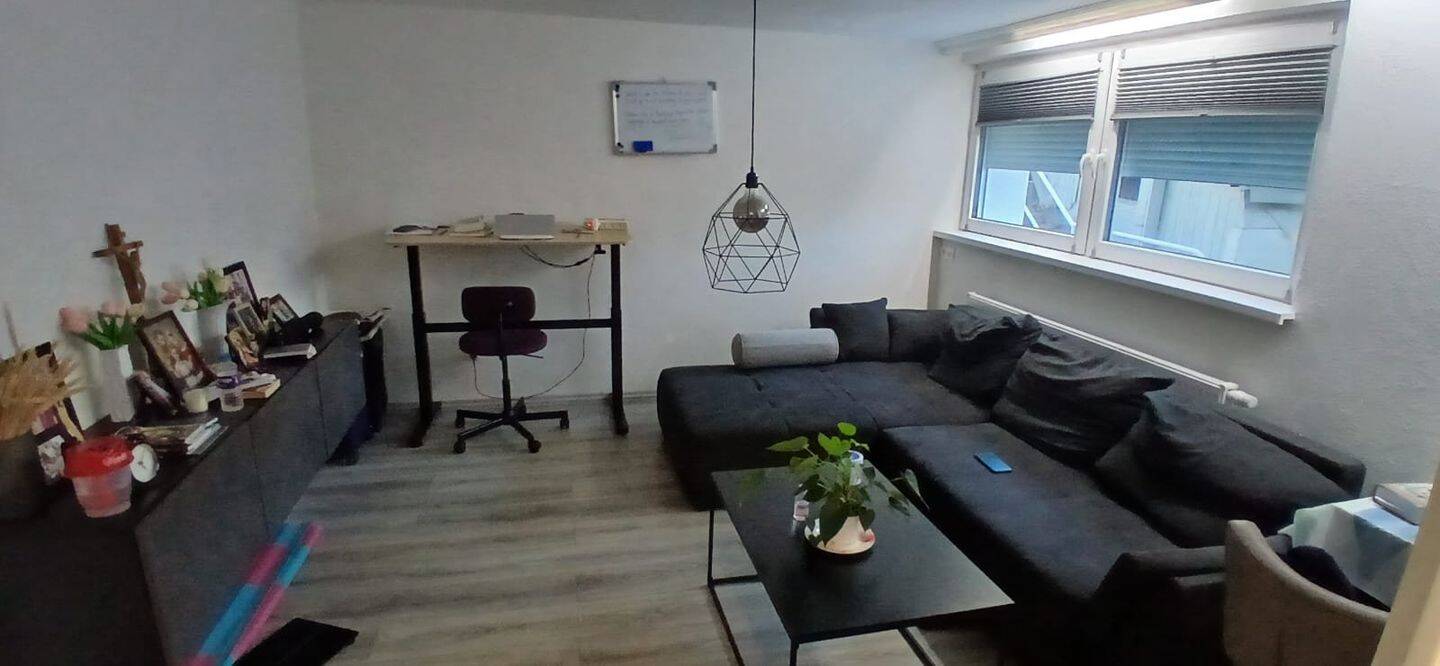 Teilmöblierte Wohnung mit Garten in zentraler Lage in Ulm, verfügbar ab 15. Oktober, 89075 Ulm (Böfingen Eselsberg Mitte Oststadt Söflingen)
