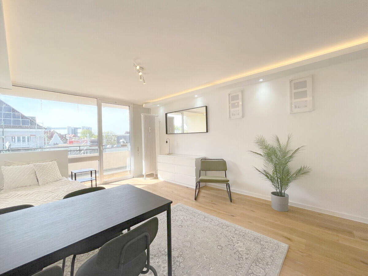 Neue möbelierte 1 Zi.-Whg. mit West-Balkon und EBK direkt an der „Macherei“ in Berg am Laim, 81673 München (Berg am Laim)