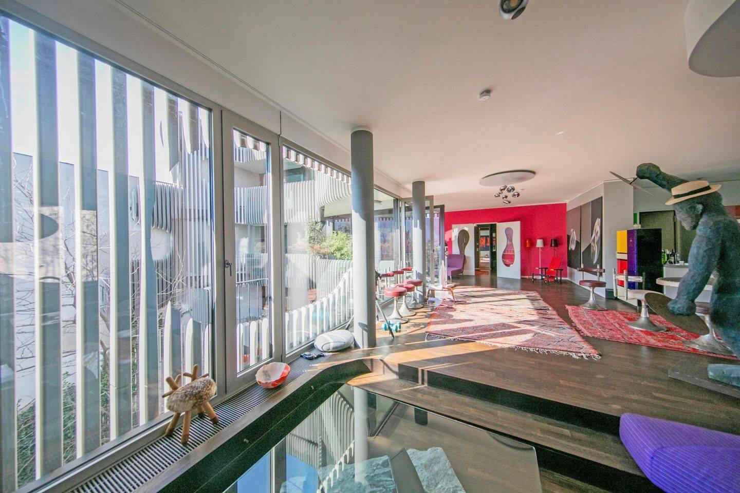 Bezugsfreie 4,5 Zi-Whg mit Kamin Balkon EBK Aufzug u. 2 Stellplätzen, 10117 Berlin (Mitte)