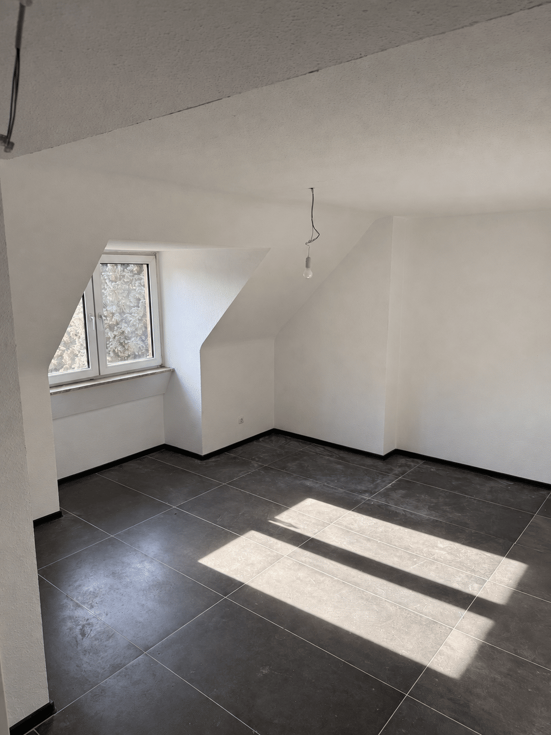 KERNSANIERTE 2-Zimmer Wohnung mit Fußbodenheizung in Obermeiderich, 47138 Duisburg (Mittelmeiderich Neumühl Obermeiderich Ruhrort Untermeiderich)