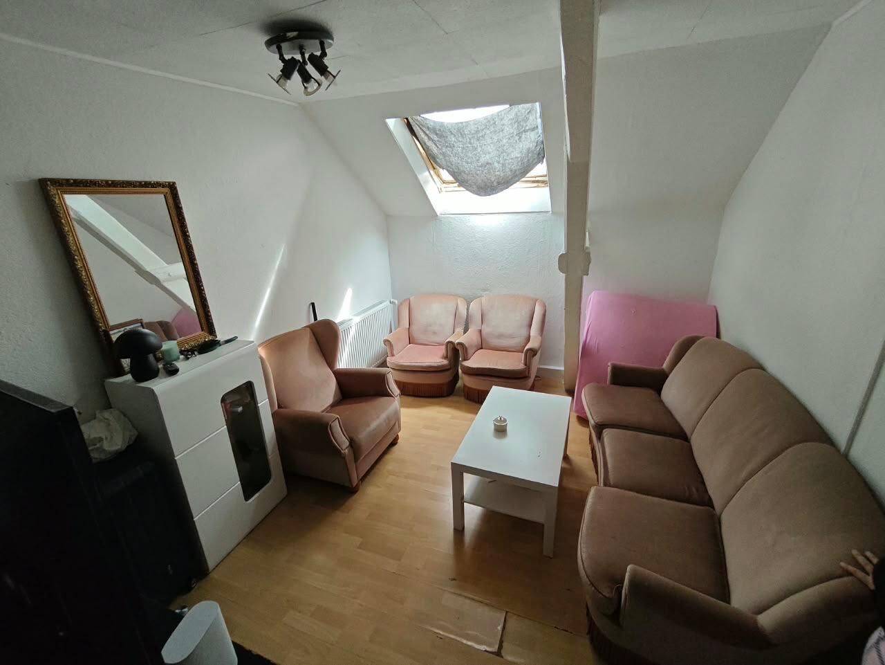 Mietwohnung 2 Zimmer + Küche + Badezimmer in GV-Wevelinghoven, 41516 Grevenbroich