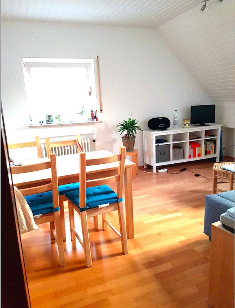 Möbilierte Singlewohnung im Dachgeschoss, 80939 München (Milbertshofen-Am Hart Schwabing-Freimann)