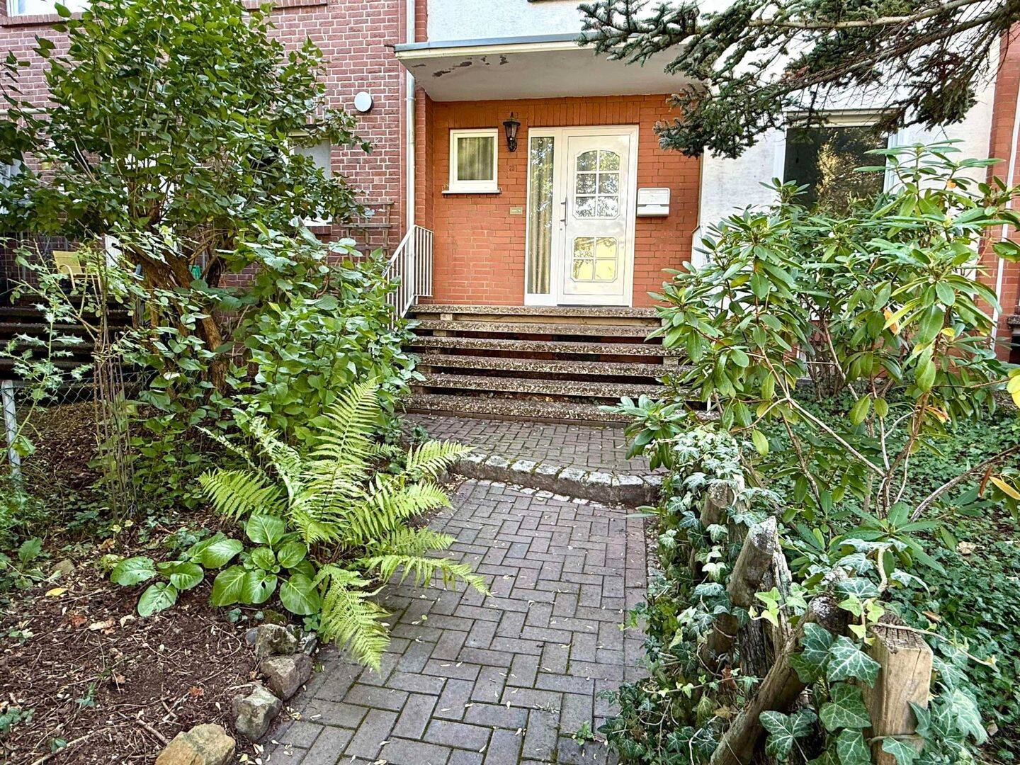 Reihenhaus mit großzügigem Platzangebot, 30890 Barsinghausen
