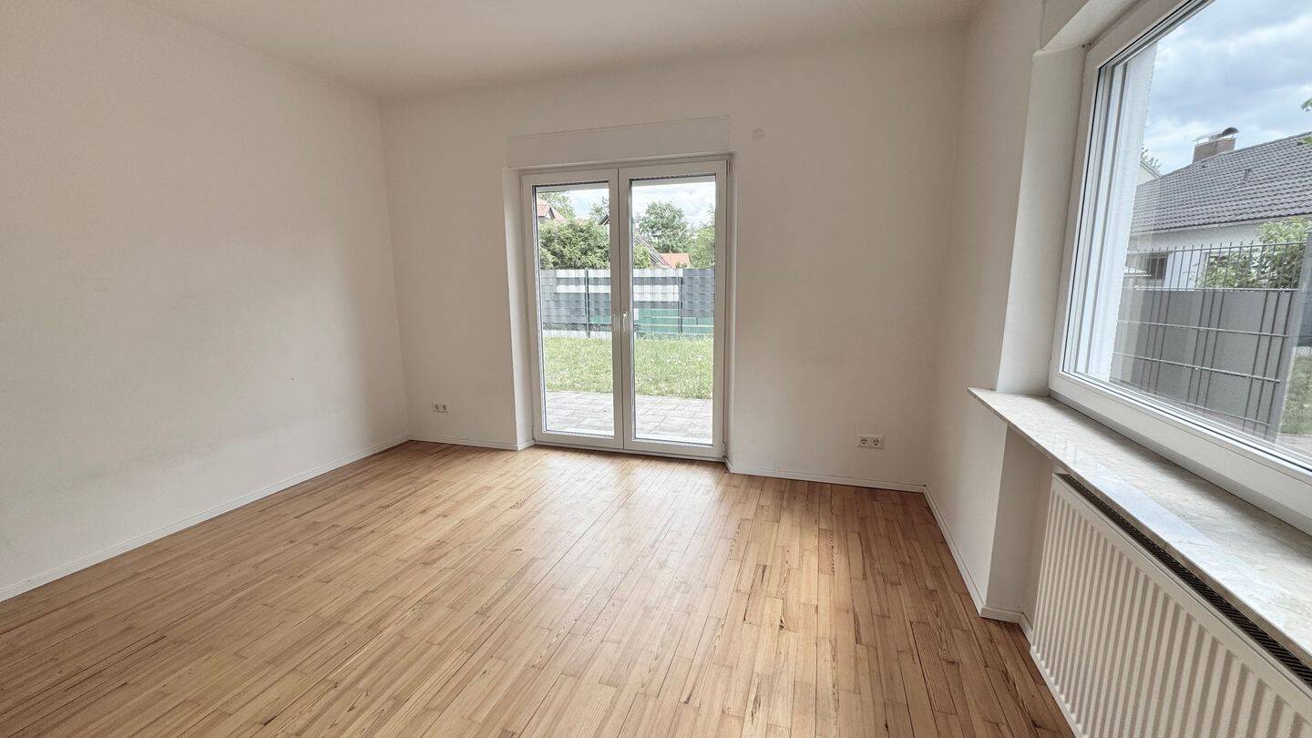 Erlangen-Tennenlohe ! Schöne 3-Zi-EG-Whg., 70m², mit moderner Einbauküche, im Erdgeschoß, 91058 Erlangen (Bruck Eltersdorf Erlangen-Süd Sebaldussiedlung Tennenlohe)