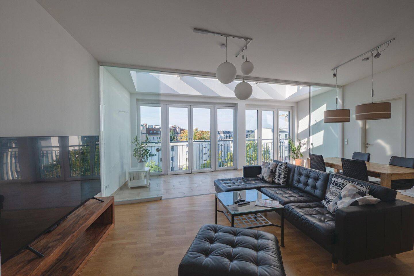 Helle 3-Zimmer Penthouse-Wohnung in Westend inkl. Stellplatz, 14052 Berlin (Charlottenburg-Wilmersdorf Spandau Westend)