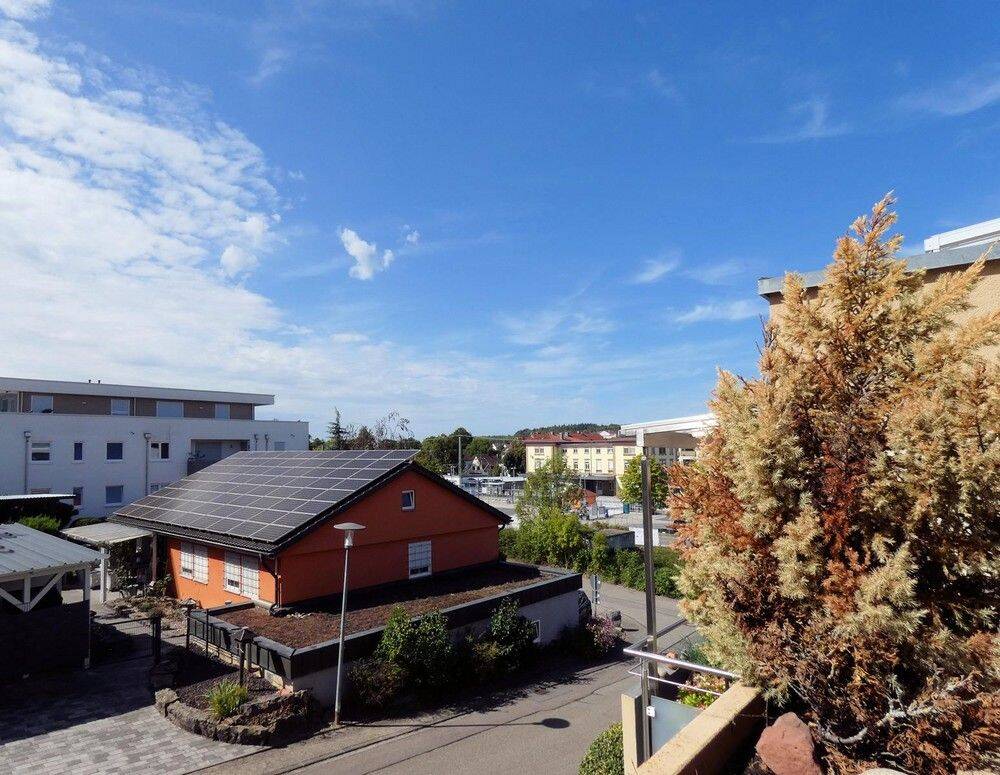 Teilmodernisierte 3-Zimmer-Wohnung in zentraler Lage mit großem Südbalkon in Bad Rappenau, 74906 Bad Rappenau