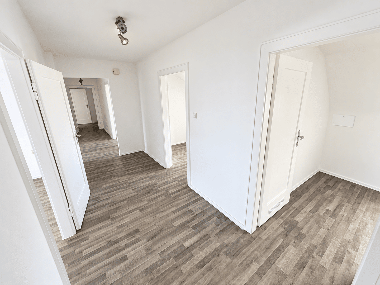 90 m² über den Dächern Nürnbergs – großzügige 4-Zimmer-Wohnung, ideal für WG, 90409 Nürnberg (Großreuth h. d. Veste Gärten h. d. Veste Maxfeld Schoppershof)