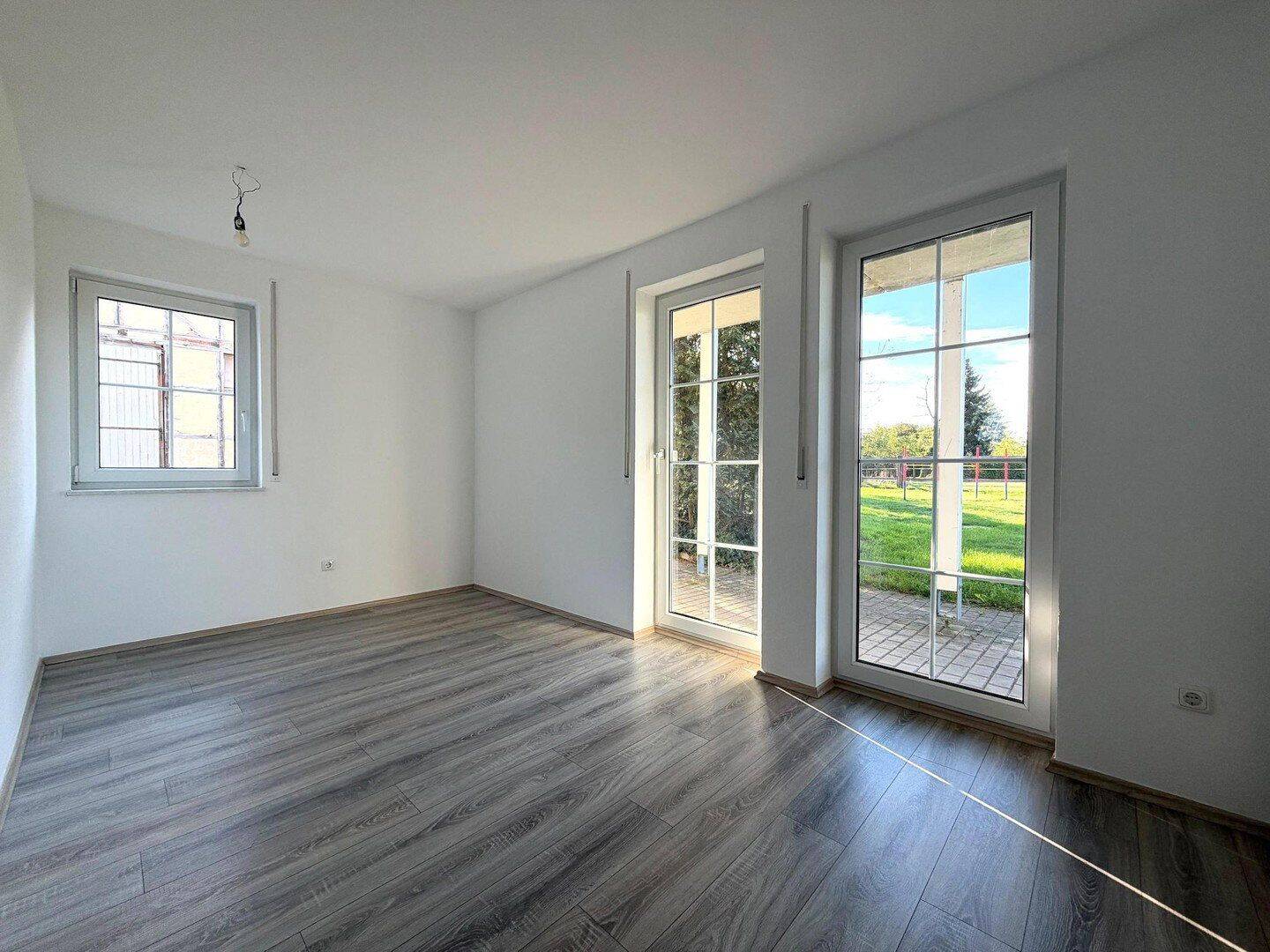 Neu renoviert. Im Erdgeschoss mit Terrasse inkl. KÜCHE * in Wabern-Zennern, 34590 Wabern