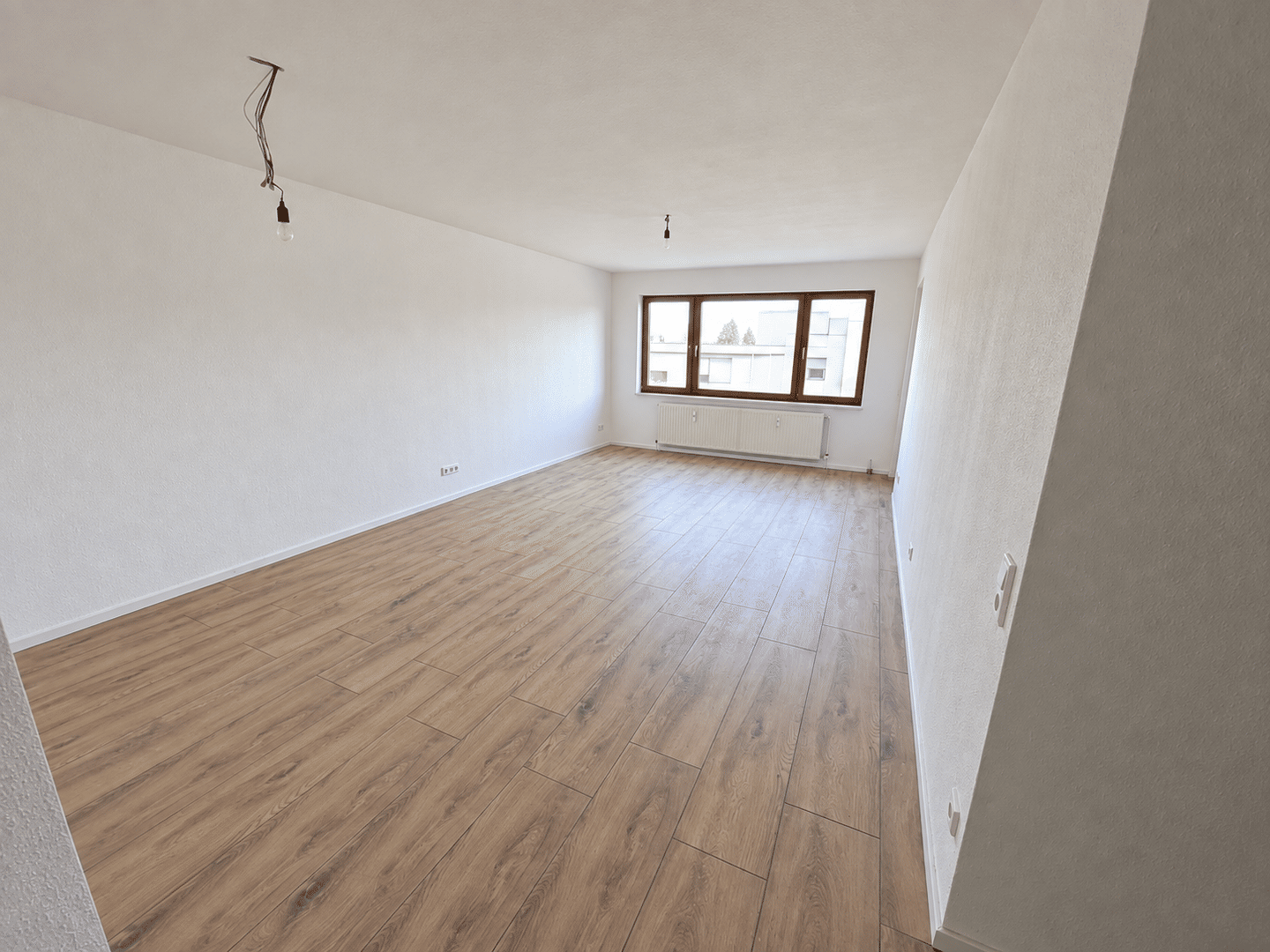 Renovierte 3-Zimmer-Wohnung mit Einbauküche und zwei Balkonen – ab 01.11.2026, 21339 Lüneburg