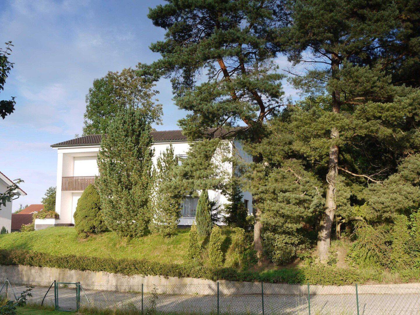 Großzügiges Einfamilienhaus mit riesigem Garten, 84419 Schwindegg