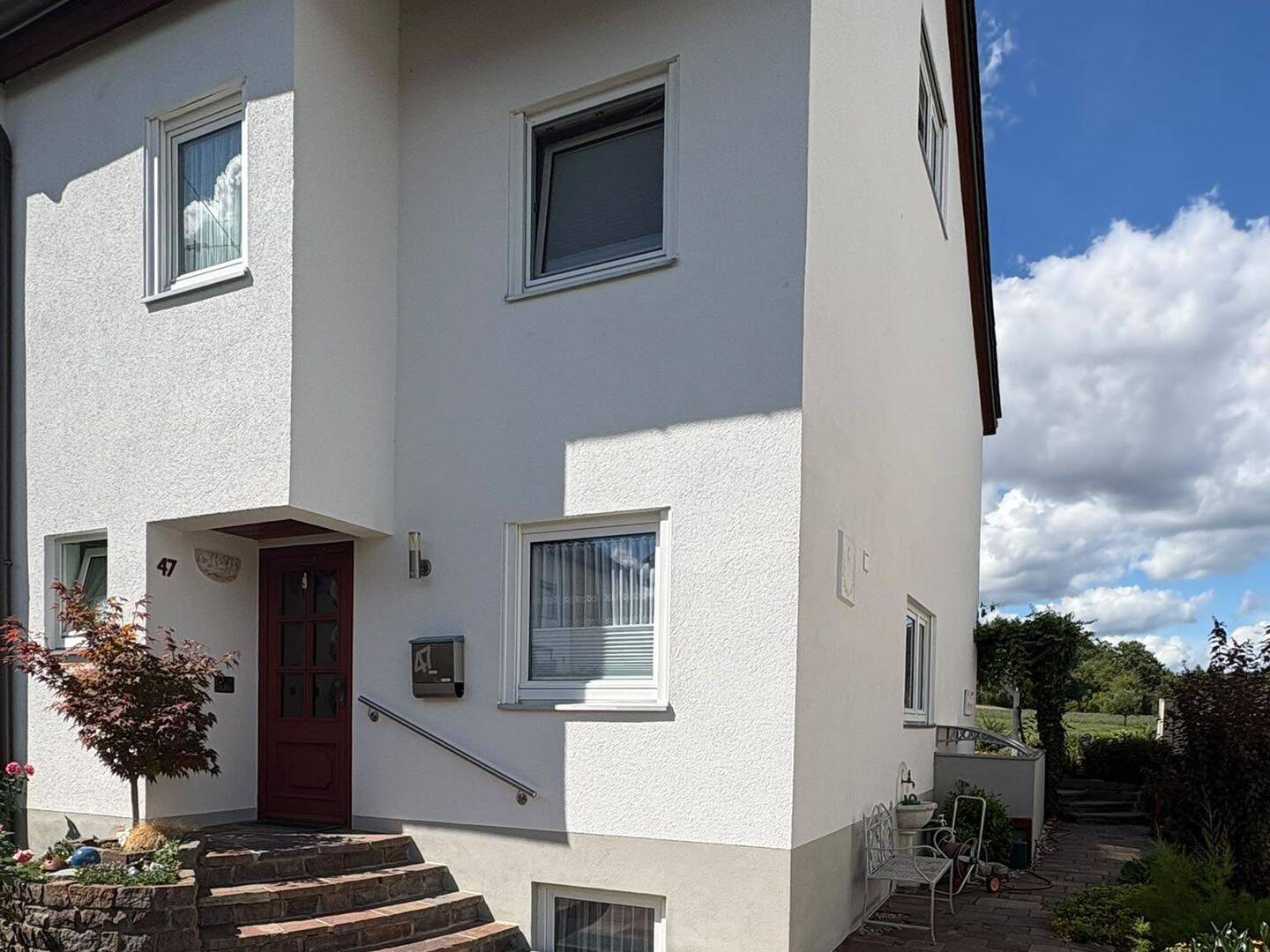 Malmsheim, Charmante Doppelhaushälfte in ruhiger Wohnlage mit Sauna, Garage und Blick ins Grüne, 71272 Renningen