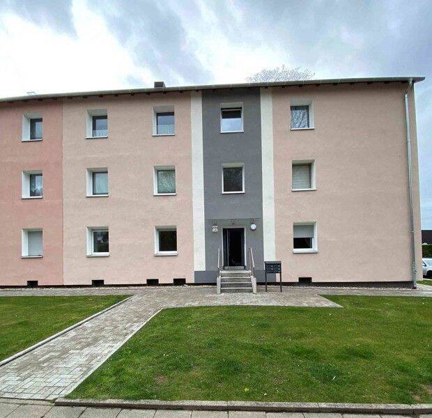 Renoviert 2-Zimmer-Wohnung mit Wärmedämmung, neue Fenster und Balkonanbau!, 45309 Essen (Kray Schonnebeck)