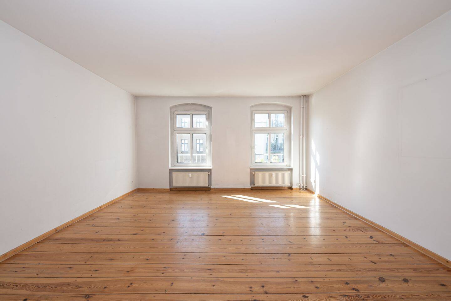 Altbaucharme zum Neugestalten – 5 Zimmer mit individuellem Potenzial am Zionskirchplatz, 10119 Berlin (Mitte Prenzlauer Berg)