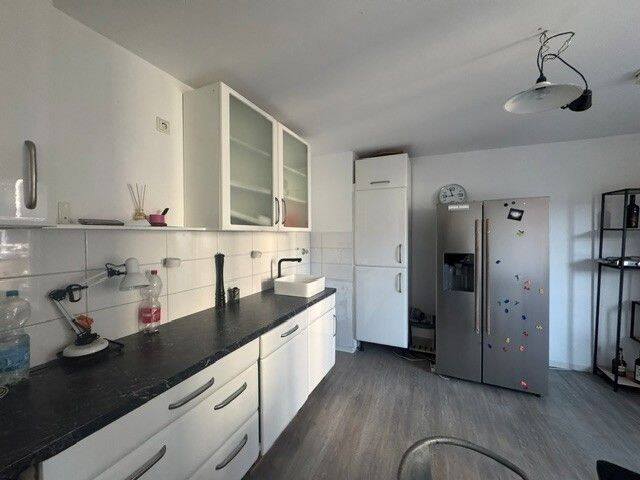 AB sofort: 3-Zimmer-Wohnung mit modernem Bad und Dachterrasse (direkt am HBF), 40227 Düsseldorf (Eller Oberbilk)