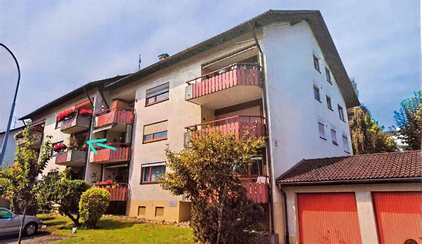 Charmante 2-Zimmer-Wohnung mit großzügigem Balkon in ruhiger Wohnlage in Jestetten, 79798 Jestetten