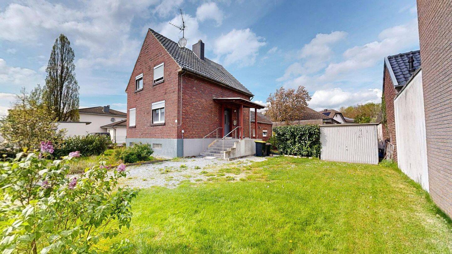 Freistehendes Einfamilienhaus mit großem Grundstück und viel Potenzial, 41836 Hückelhoven
