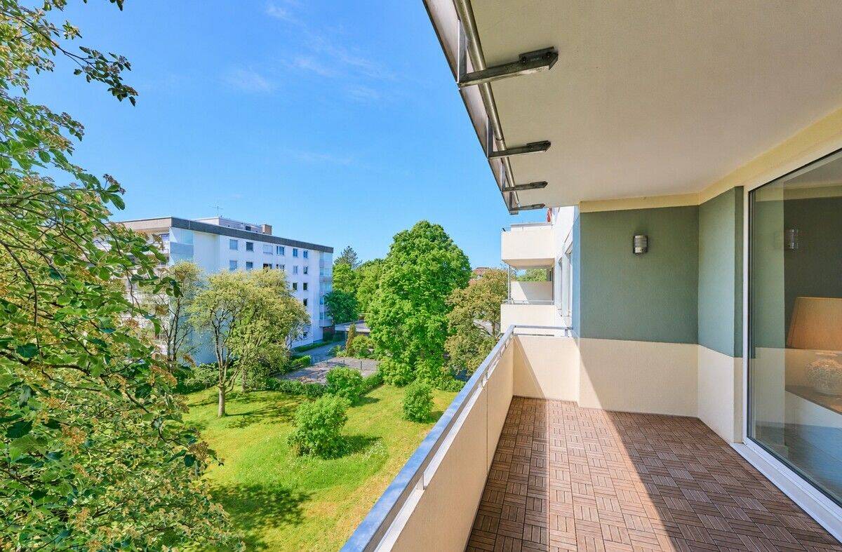 Sonnige 3-Zimmer-Wohnung mit großzügigem Balkon in begehrter Lage von München-Solln, 81477 München (Thalk. Obersendl.-Forsten-Fürstenr.-Solln)