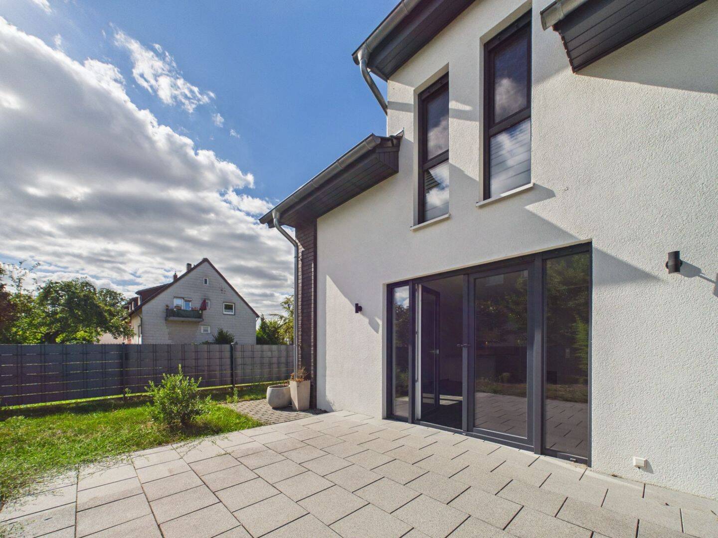 Hochwertige Doppelhaushälfte mit 5 Zimmern, Garage & inkl. moderner Küche, 30916 Isernhagen