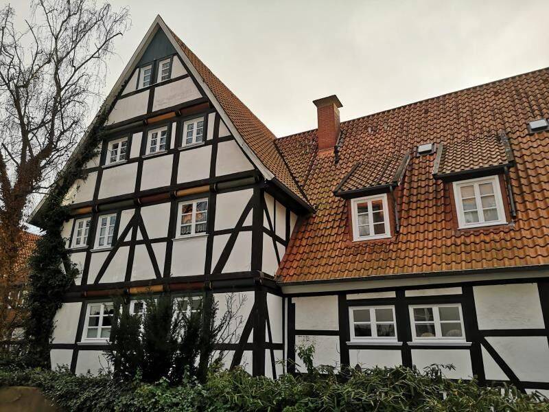 Soest Innenstadt – Am Loerbach! Schicke 2-Zimmer-Wohnung im Fachwerkgebäude mit Einbauküche!, 59494 Soest