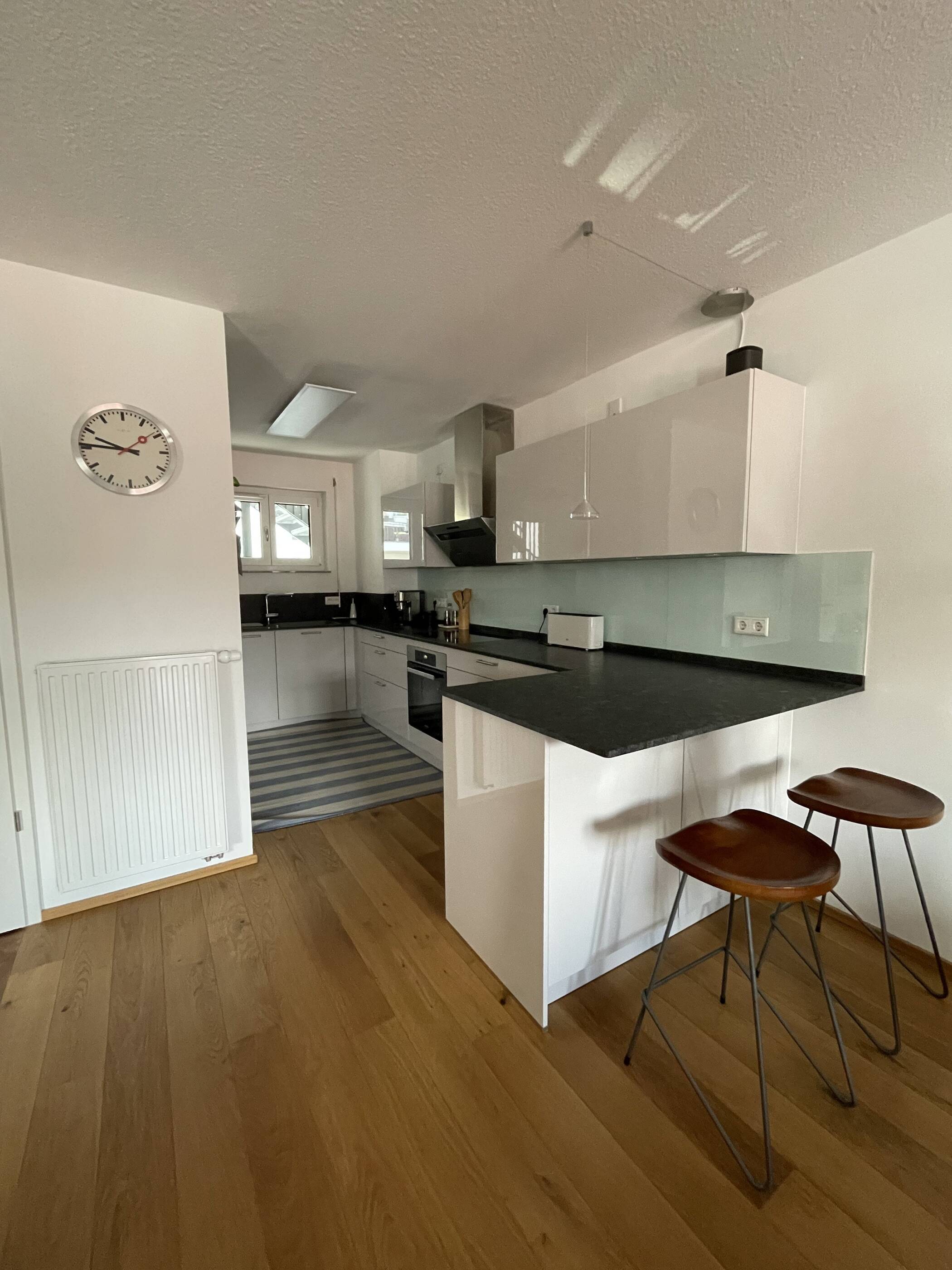 Moderne familienfreundliche 4-Zimmer-Wohnung mit tollem Schnitt, hochwertiger Einbauküche, Balkon und TG, 90431 Nürnberg