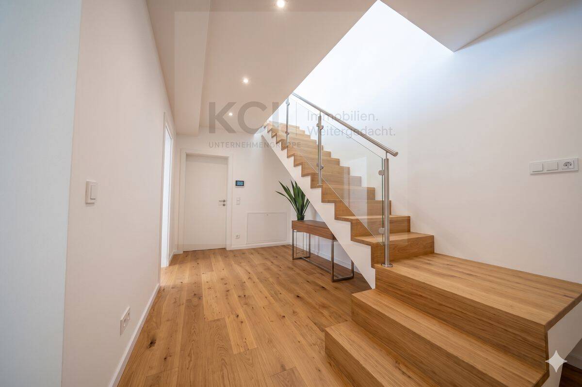 3-5 Zimmer-Wohnung mit separatem Privatbereich im Untergeschoss und großer Terrasse, 34128 Kassel (Harleshausen Jungfernkopf Kirchditmold)