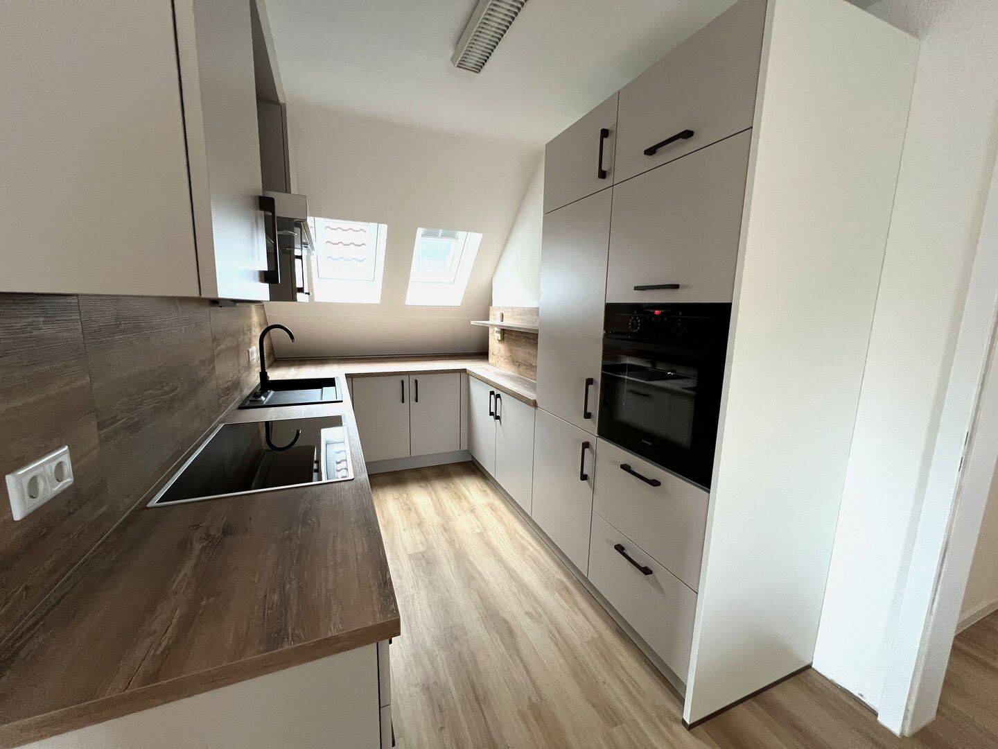 Wohnhighlight im Herzen der Leeraner Altstadt – 4 ZKB Wohnung mit Balkon, 26789 Leer (Ostfriesland)