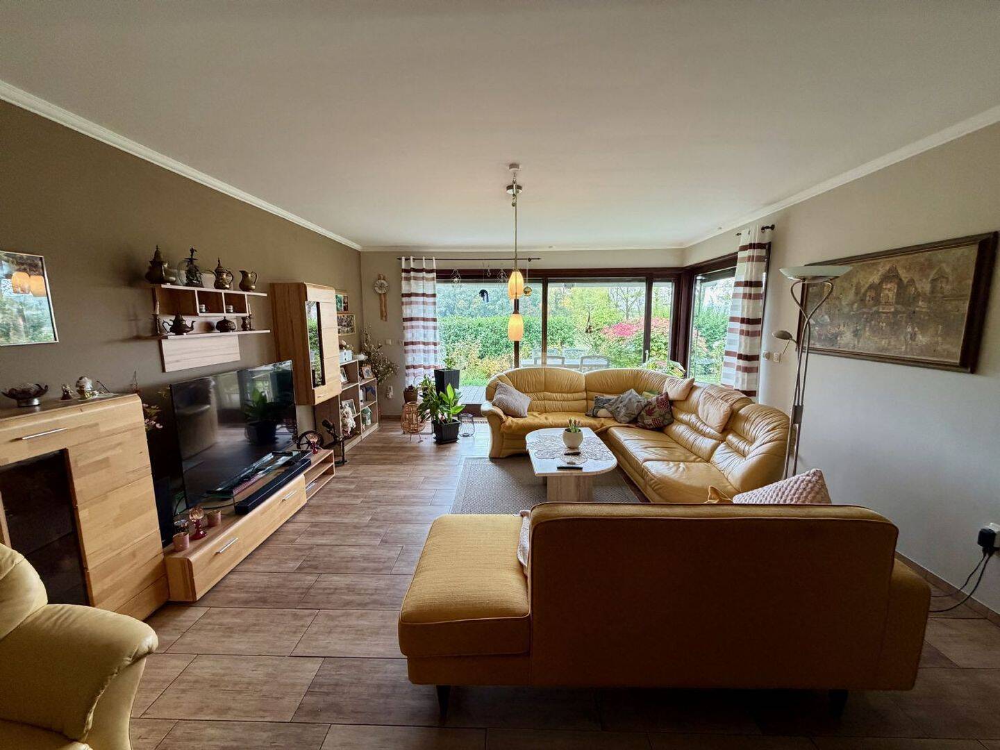Traumhafter Bungalow in außergewöhnlicher Lage am Ortsrand von Uffenheim, 97215 Uffenheim
