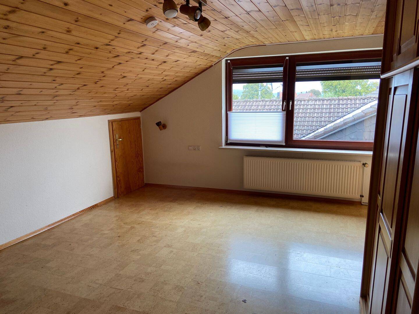 Großzügige 4,5 Zimmer Dachgeschosswohnung mit Garten zu vermieten, 37586 Dassel