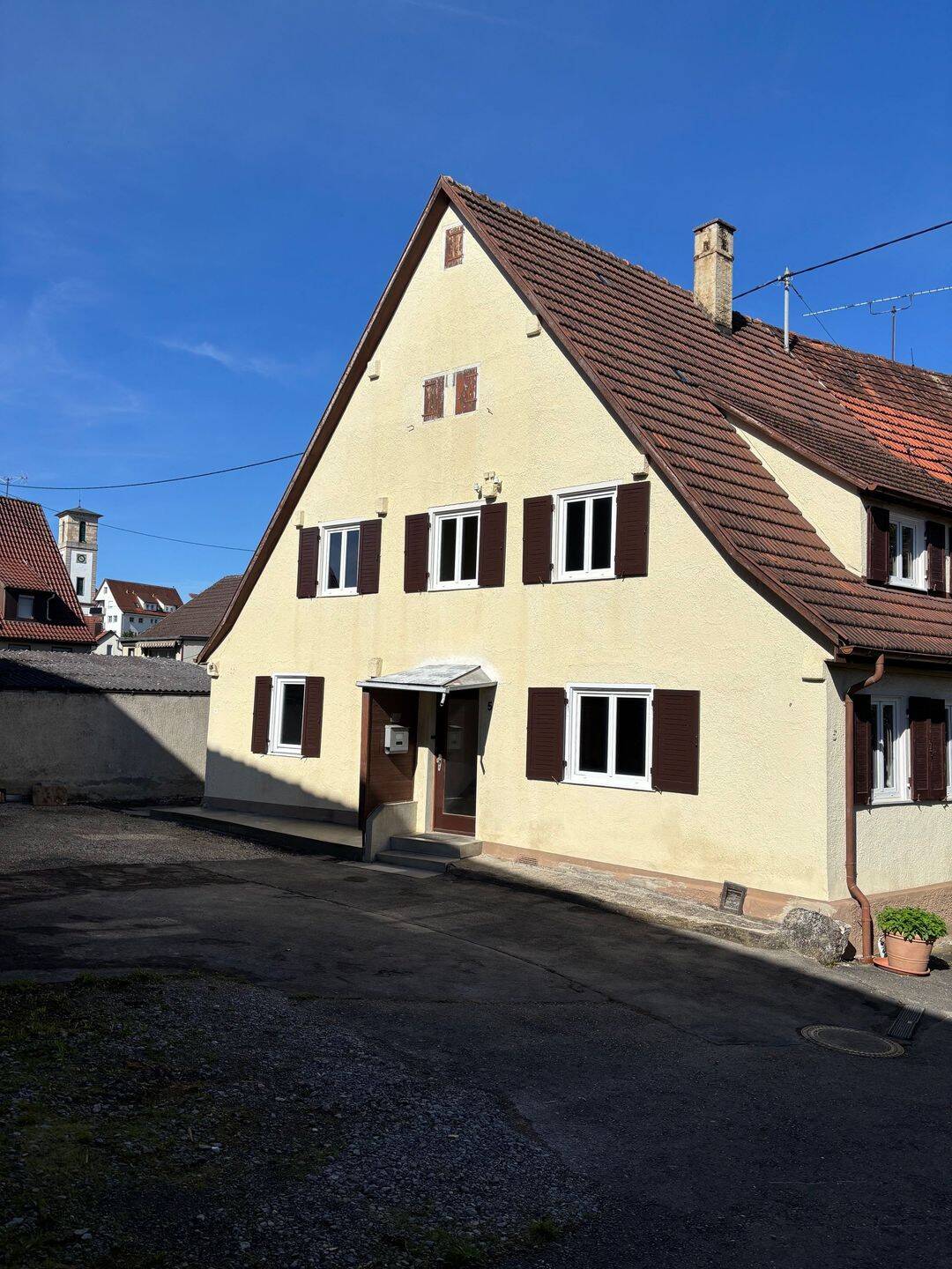 Doppelhaushälfte in Gomaringen auch ideal WG Neugründung, 72810 Gomaringen
