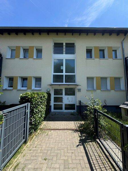 Hier wird Entspannung groß geschrieben: renovierte 2,5 Raum Wohnung mit Tageslichtbad und Balkon!, 45327 Essen (Katernberg Stoppenberg)