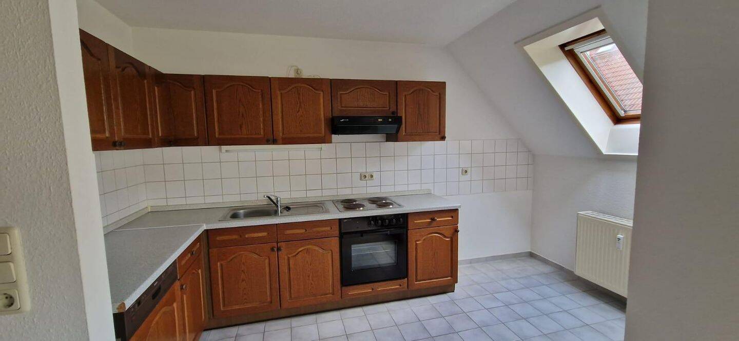 Klein, fein & mit Balkon – gemütliche 1-Raum-Wohnung mit Einbauküche in Niederlungwitz!, 8371 Glauchau
