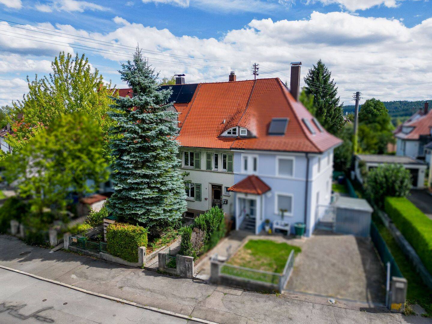 Schwenninger Innenstadt: Reihenmittelhaus mit Entwicklungspotenzial in zentraler Lage, 78056 Villingen-Schwenningen