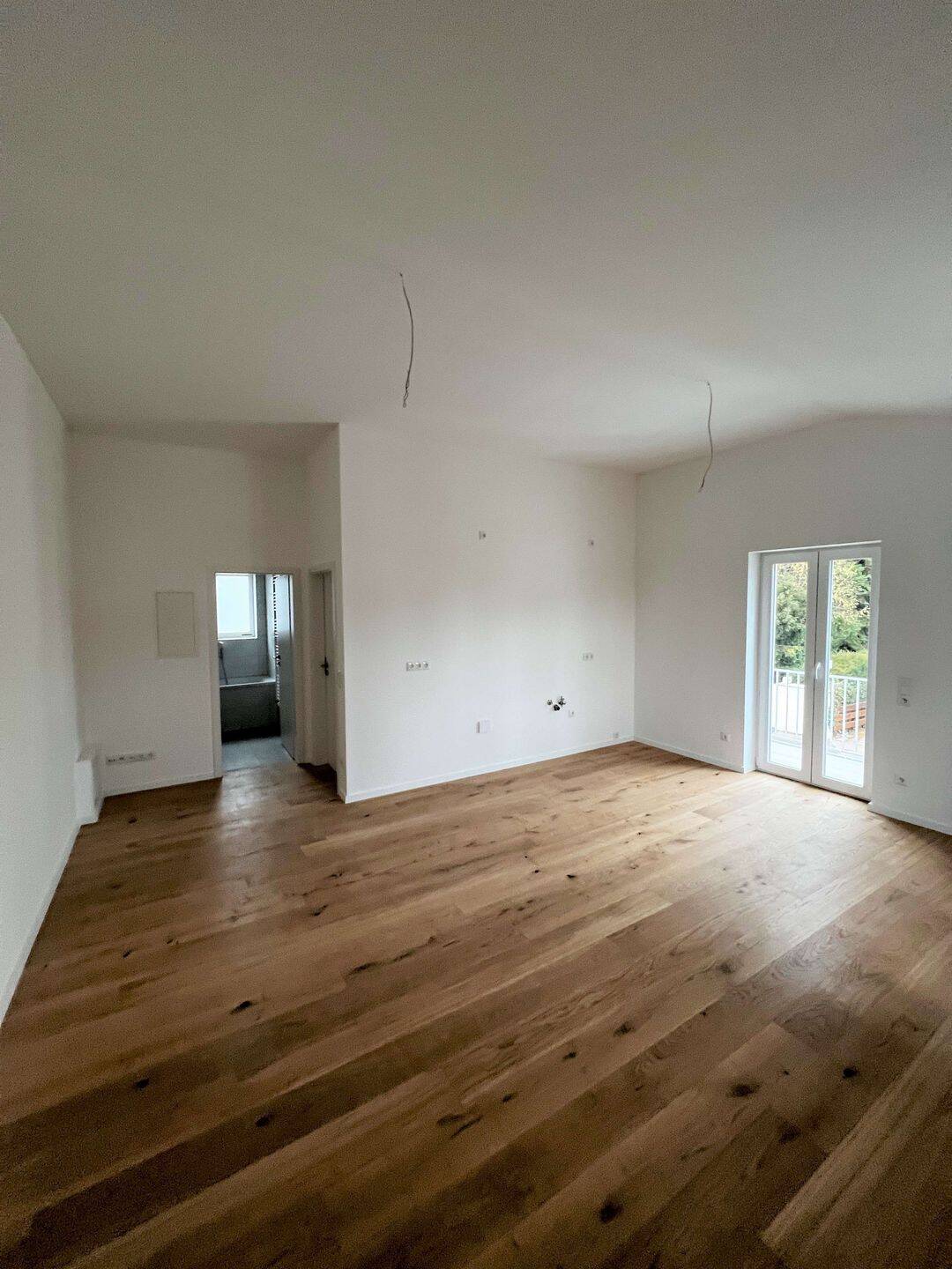 Kernsanierte 2 Zimmer Whg, KfW70, BJ 2021, Balkon, Parkett – ab sofort bezugsfrei & Provisionsfrei, 89407 Dillingen a.d. Donau