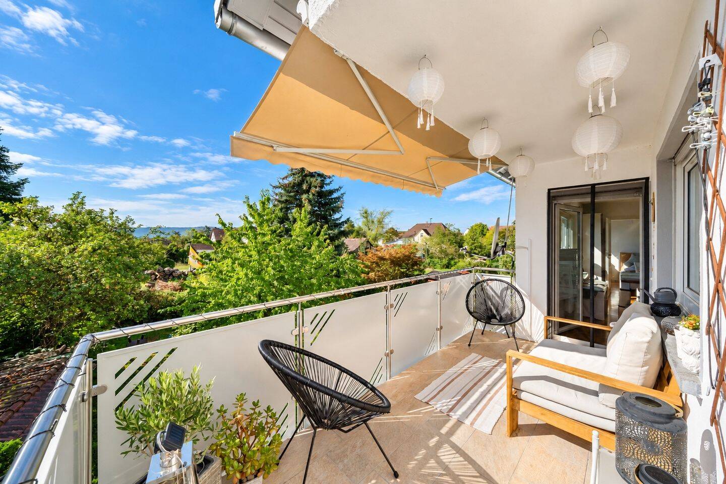 Modernisierte 4,5-Zimmer-Wohnung mit eigenem Gartenanteil und Südbalkon in Böhringen, 78315 Radolfzell am Bodensee