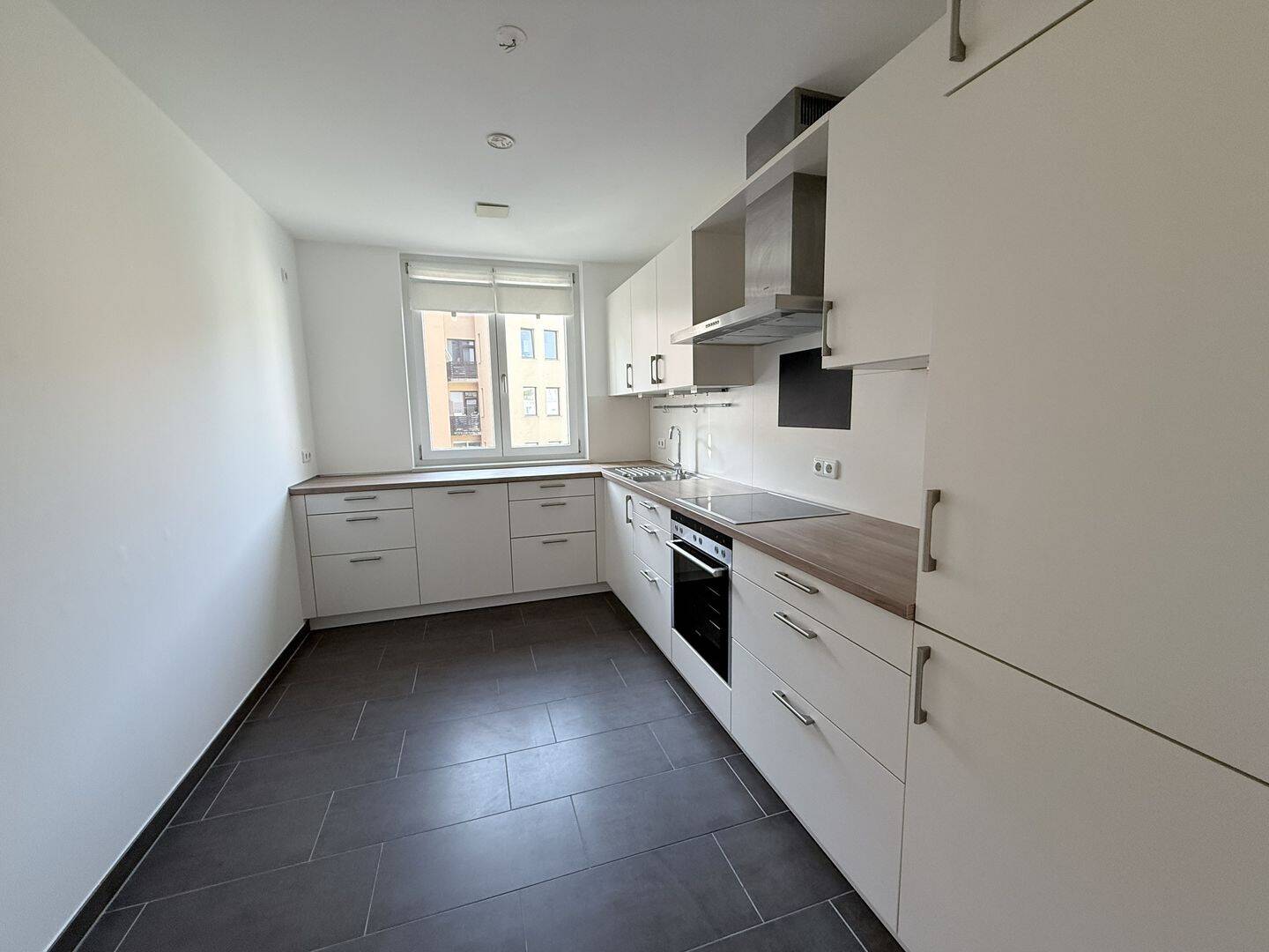 helle und geräumige 2-Zimmer-Wohnung in der Innenstadt, 86150 Augsburg (Innenstadt)