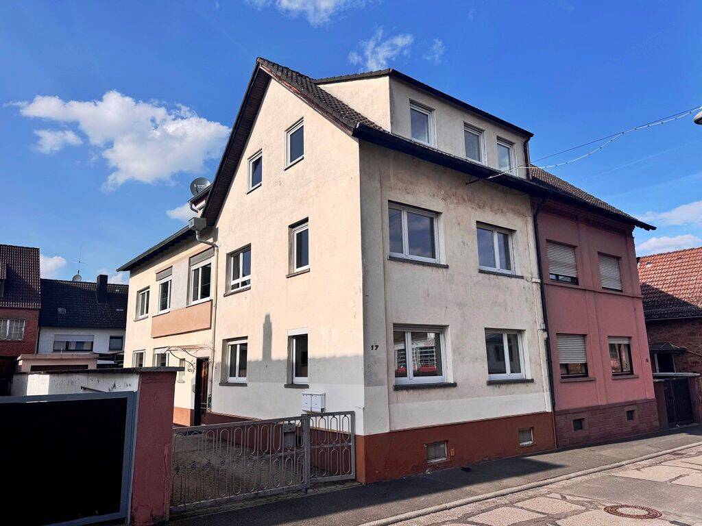 Große Doppelhaushälfte mit vielen Zimmern, 63939 Wörth a. Main