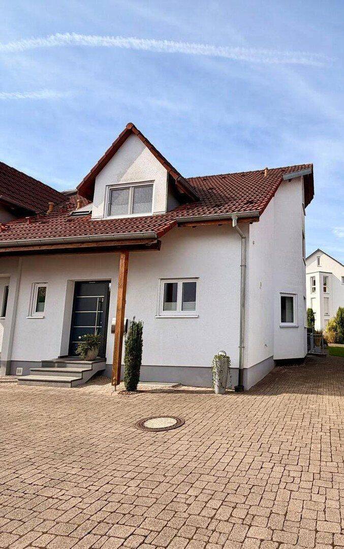 Doppelhaushälfte mit großem Garten in ruhiger Sackgassenlage, 79618 Rheinfelden (Baden)