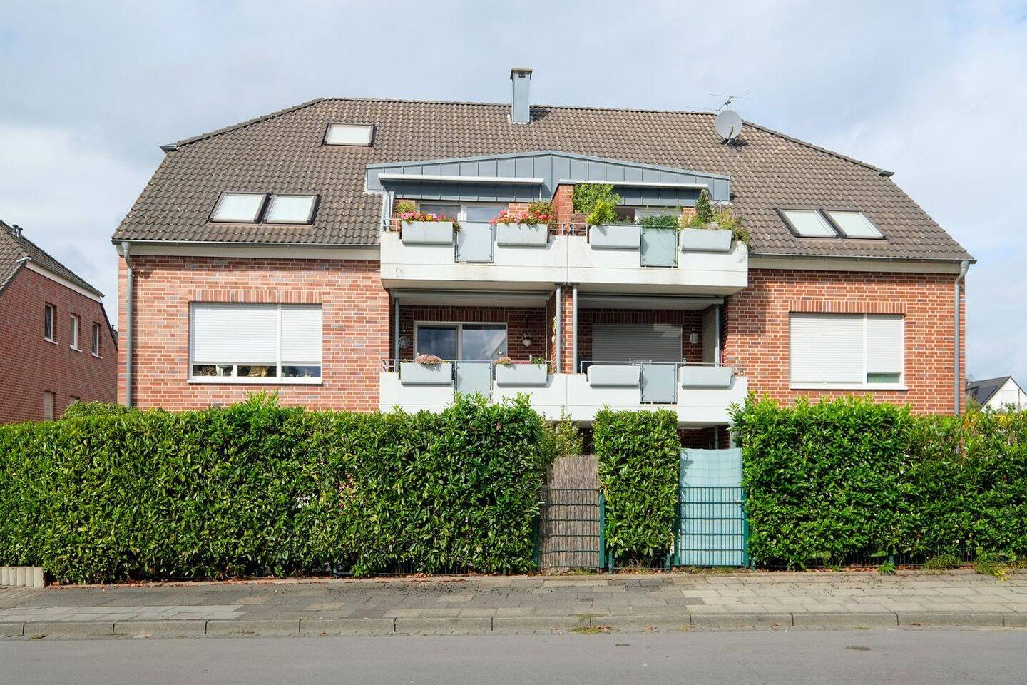 Schöne 3-Zimmer Dachgeschosswohnung in City-Lage mit Aufzug!, 40789 Monheim am Rhein