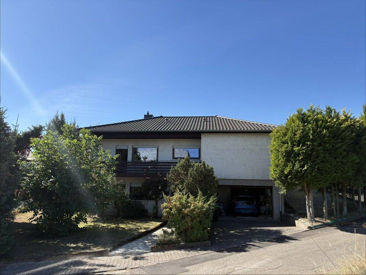 Einfamilienhaus mit Garten und Garage in traumhafter Lage von Elm, 66773 Schwalbach