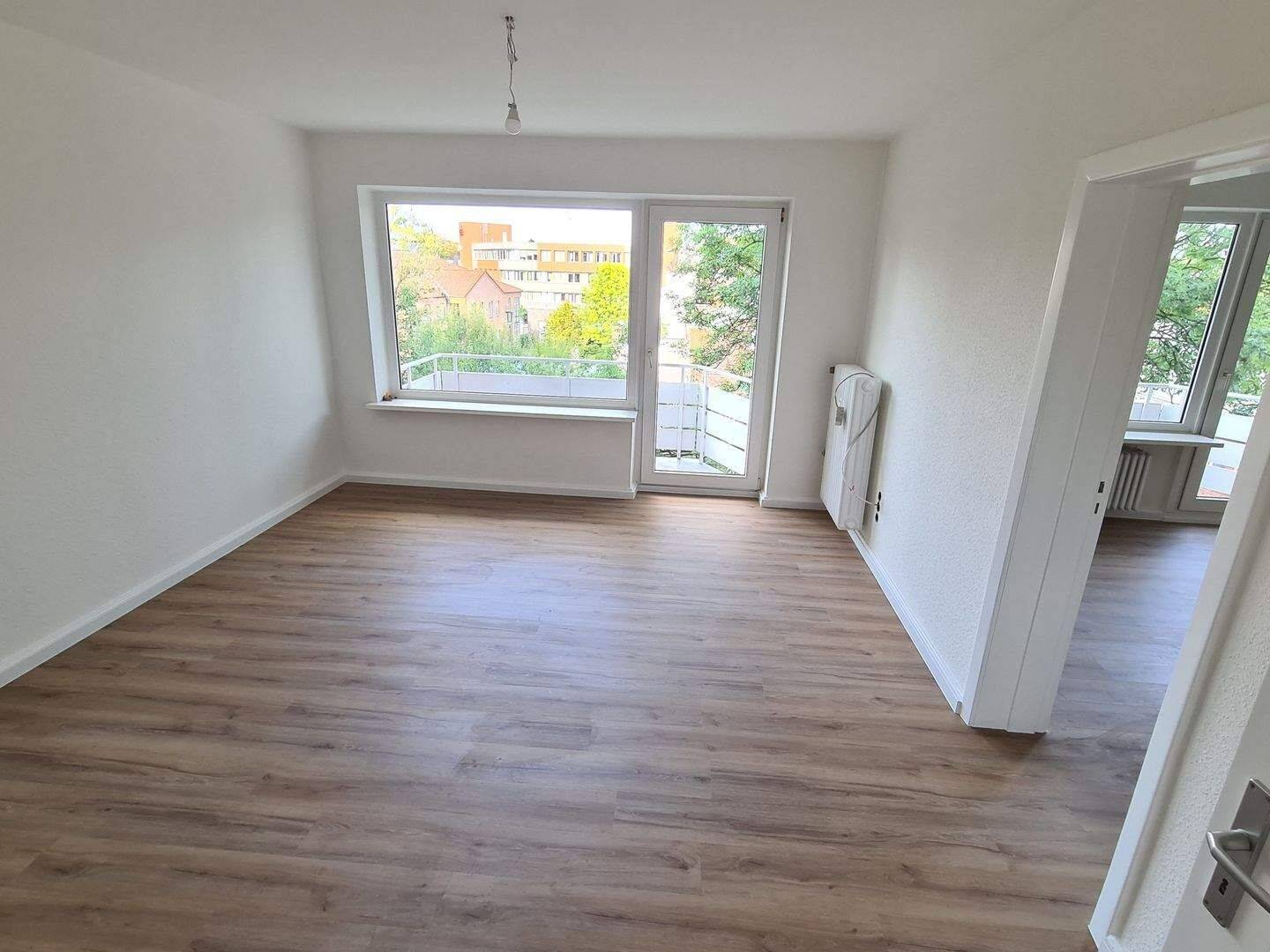 Modernisierte 2-Zimmer-Wohnung mit 2 Balkonen Zentrumsnah, 23843 Bad Oldesloe