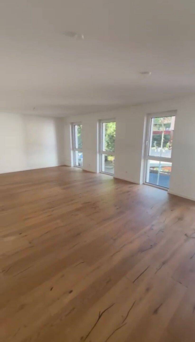 Helle, zentrale, neuwertige Wohnung in Baden-Baden Lichtental nahe Brahmsplatz mit Garage, Keller, Balkon und Aufzug, 76534 Baden-Baden