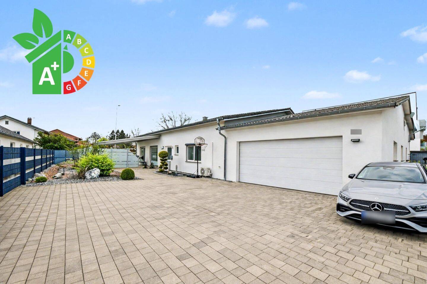 Moderner Bungalow mit XXL Garage in Ostrach, 88356 Ostrach