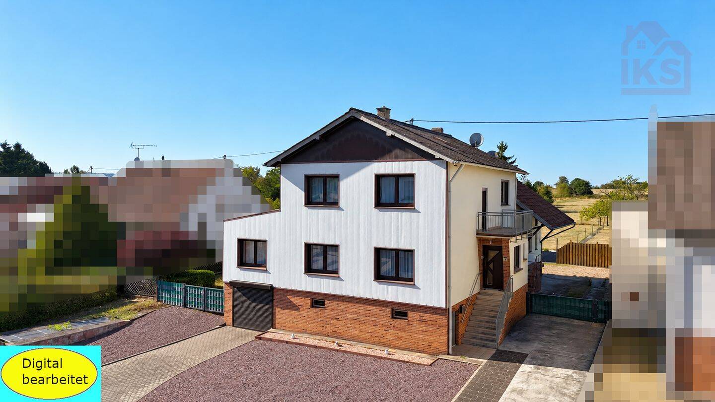 Großzügiges Mehrgenerationenhaus mit Garagen auf großem Grundstück in Friedrichweiler, 66787 Wadgassen
