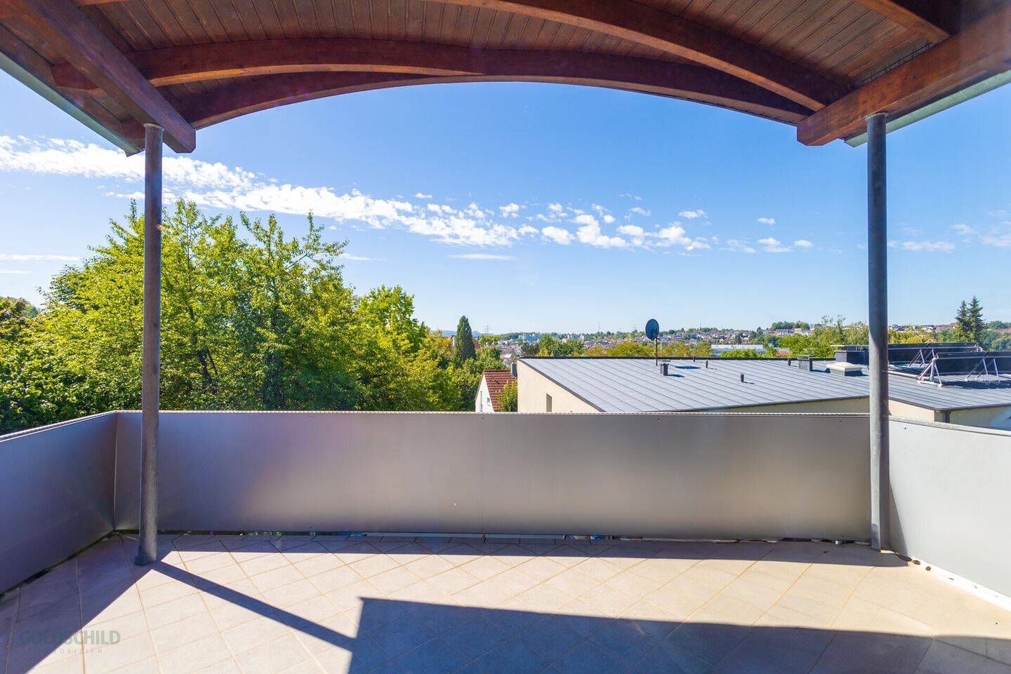 4-Zimmer-Wohnung im Obergeschoss mit Panorama-Balkon und Kamin, 73249 Wernau (Neckar)