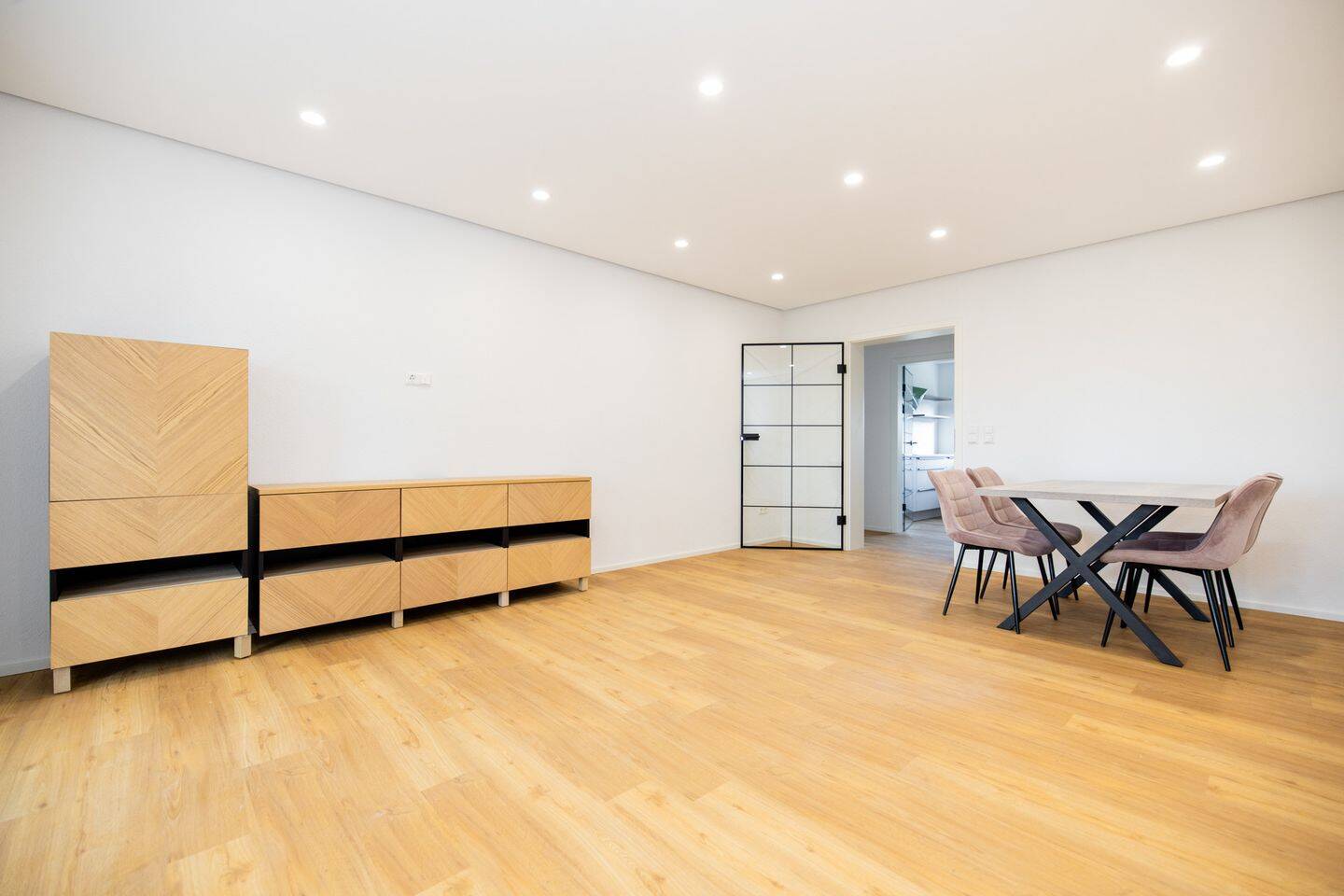 Stilvoll Wohnen – frisch renovierte 3-Zimmer-Wohnung mit Wintergarten & hochwertiger Einbauküche, 78048 Villingen-Schwenningen
