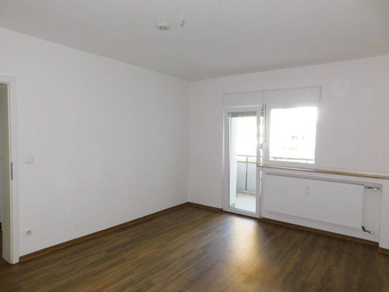 2-Raum-EG-Wohnung mit Balkon in sehr zentraler Lage zu vermieten, 45128 Essen (Südostviertel Südviertel)