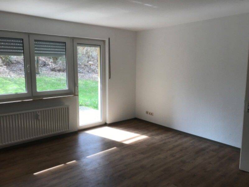 Wohnen im Grünen – Helle Erdgeschosswohnung mit Terrasse zu vermieten, 36251 Bad Hersfeld